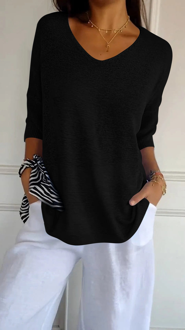 Lily™ | Women  Knitted top in a monochrome design with a V-neckline